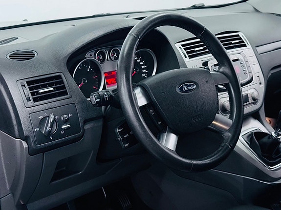 Ford Kuga 10 of 16