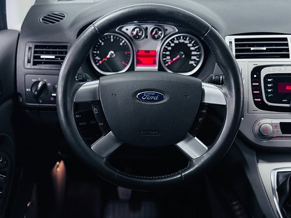 Ford Kuga 13 of 16