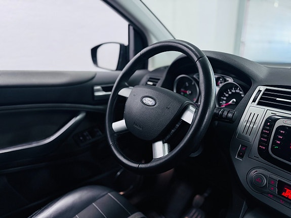 Ford Kuga 4 of 16