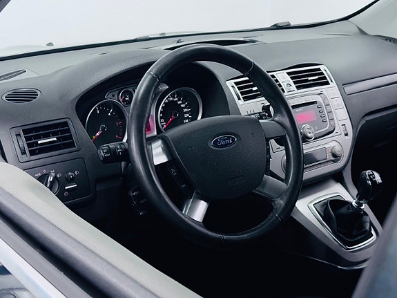 Ford Kuga 9 of 16
