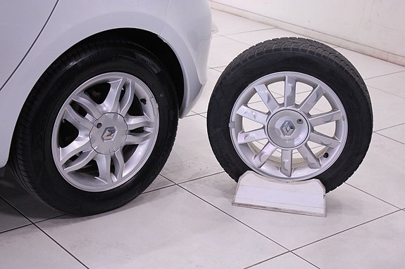 Renault Clio 25 of 26
