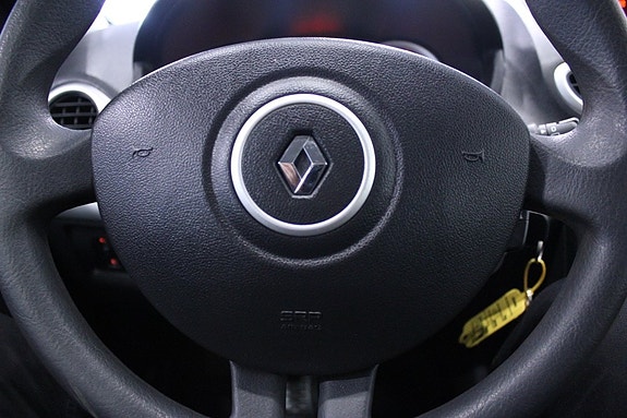 Renault Clio 12 of 26