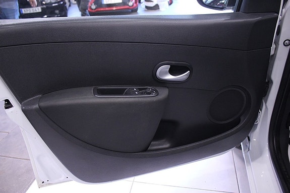 Renault Clio 16 of 26