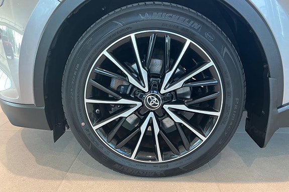 Toyota C-HR 17 of 21