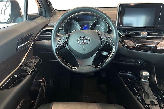 Toyota C-HR 11 of 21