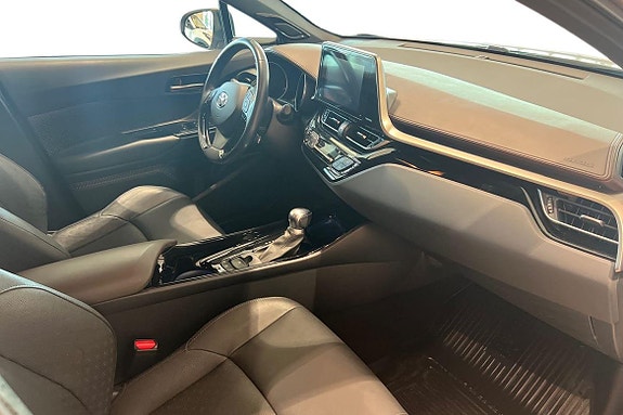 Toyota C-HR 7 of 21