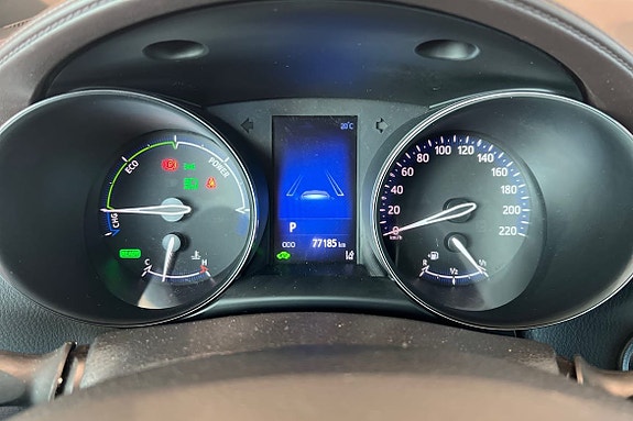 Toyota C-HR 16 of 21