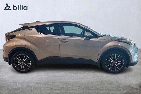 Toyota C-HR 18 of 21