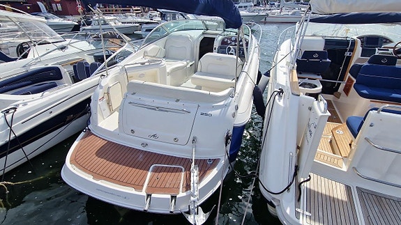 Monterey 250 CR - 2006. Volvo Penta D4-260. Ankarspel. Fint 16 of 24