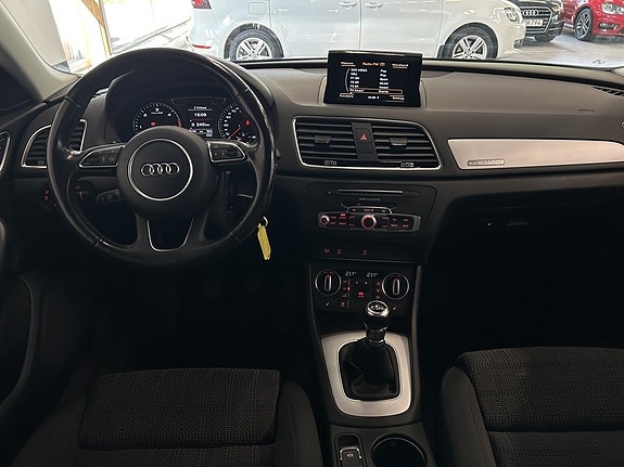 Audi Q3 12 of 24