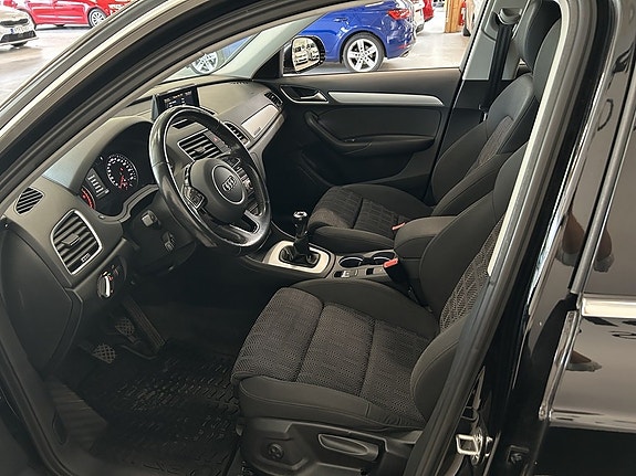 Audi Q3 14 of 24