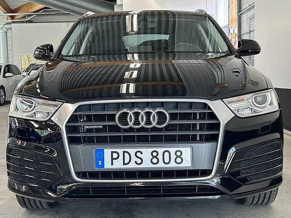 Audi Q3 2 of 24