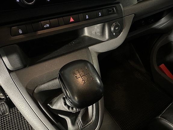 Peugeot Expert 13 of 17