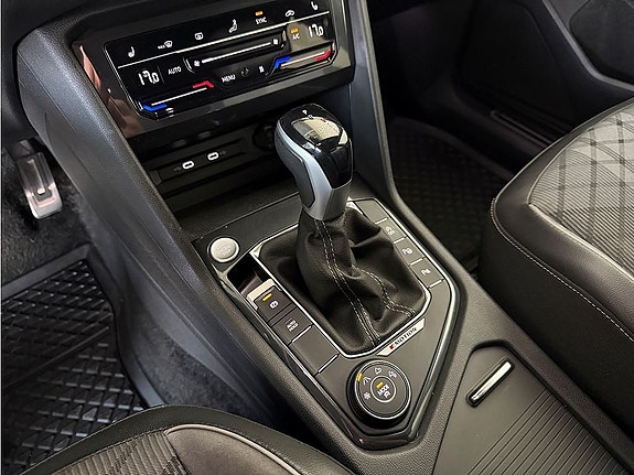 Volkswagen Tiguan Allspace 14 of 23