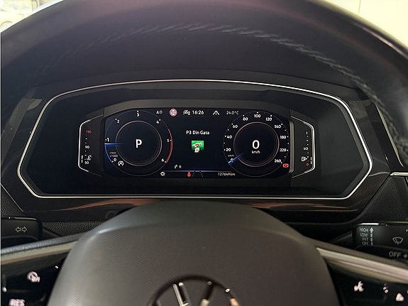 Volkswagen Tiguan Allspace 16 of 23