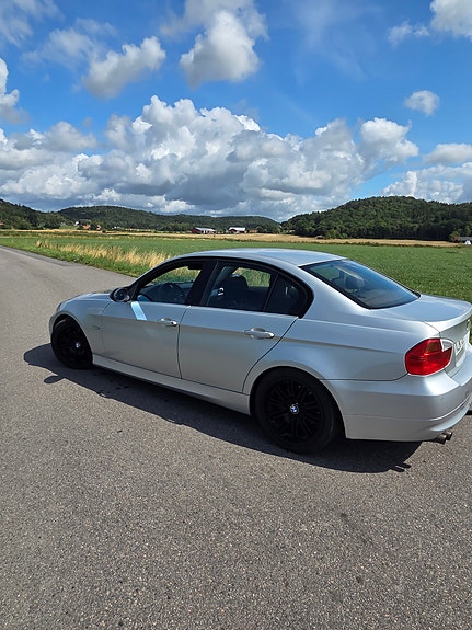 BMW 325i 6 of 8