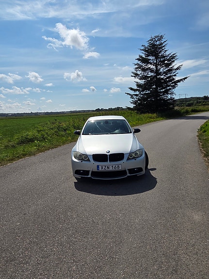 BMW 325i 3 of 8