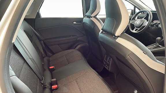 Renault Captur 5 of 12