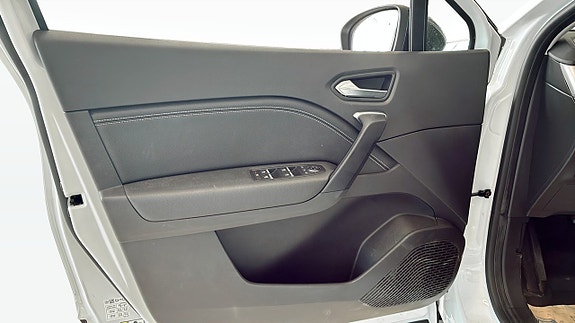 Renault Captur 11 of 12