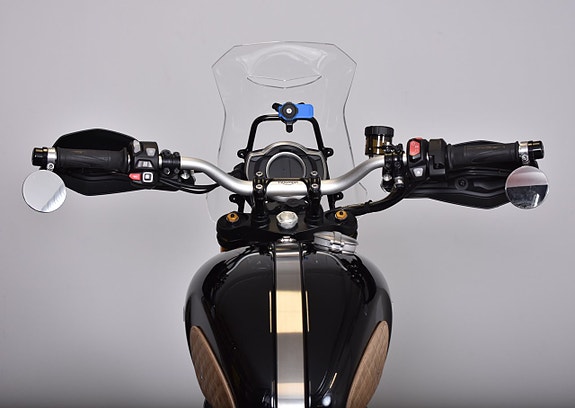 Triumph SCRAMBLER 1200 XE 18 of 19