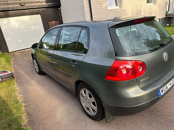 Volkswagen Golf V 2 of 4