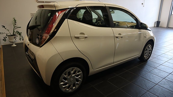 Toyota Aygo 6 of 9