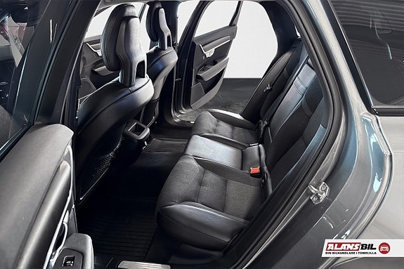Volvo V90 Cross Country 6 of 10