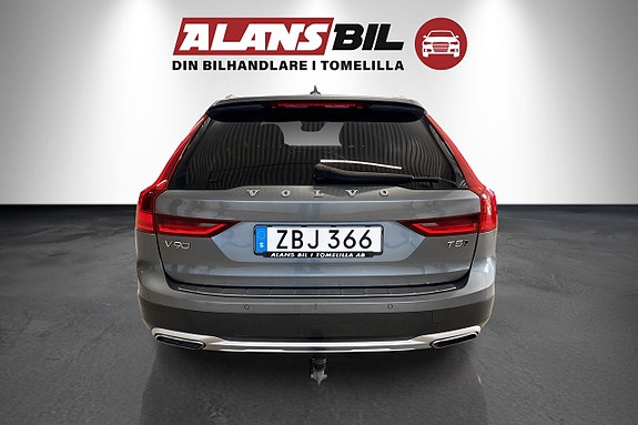 Volvo V90 Cross Country 4 of 10