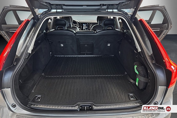 Volvo V90 Cross Country 7 of 10