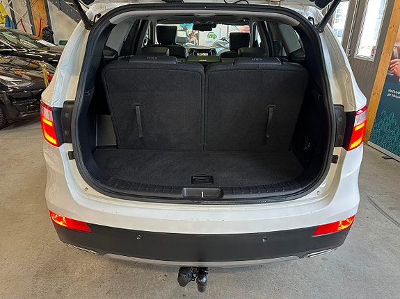 Hyundai Grand Santa Fe 9 of 30