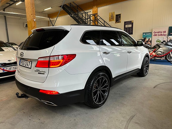 Hyundai Grand Santa Fe 6 of 30