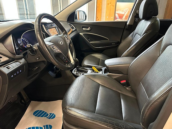 Hyundai Grand Santa Fe 15 of 30
