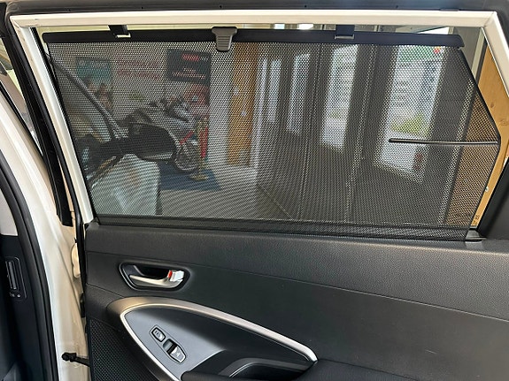 Hyundai Grand Santa Fe 16 of 30