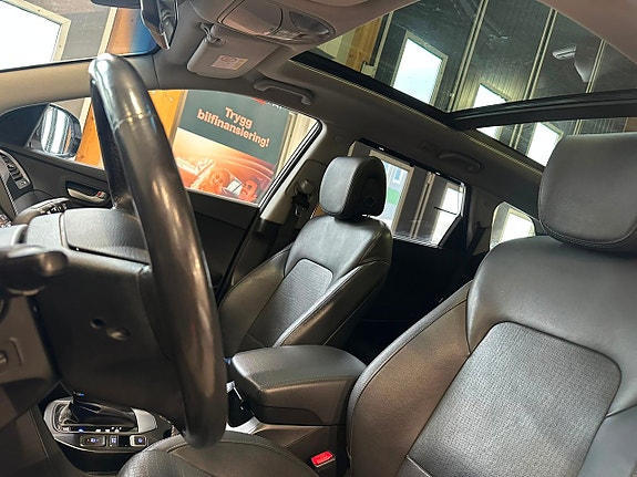 Hyundai Grand Santa Fe 18 of 30