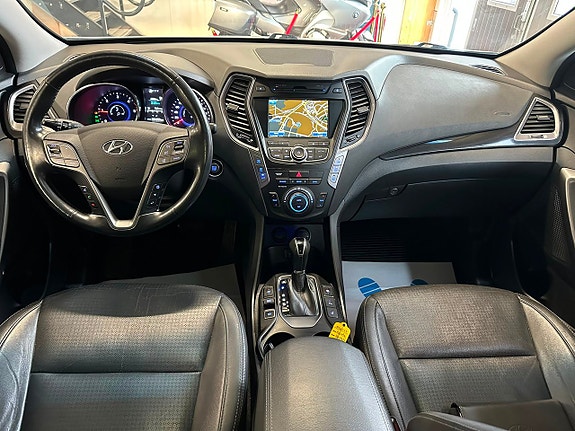 Hyundai Grand Santa Fe 19 of 30