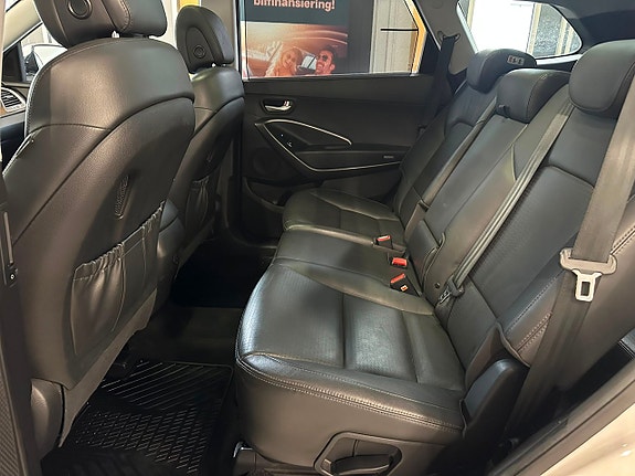 Hyundai Grand Santa Fe 14 of 30