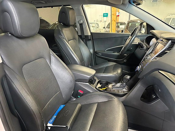 Hyundai Grand Santa Fe 13 of 30