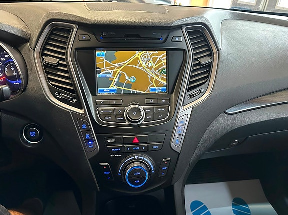 Hyundai Grand Santa Fe 20 of 30