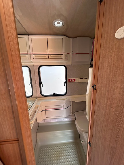 Adria Forma 520 7 of 8