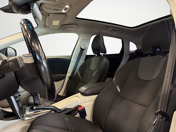 Volvo V40 10 of 25