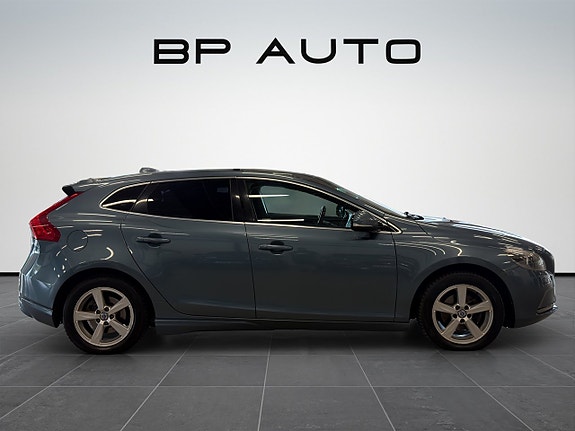 Volvo V40 7 of 25