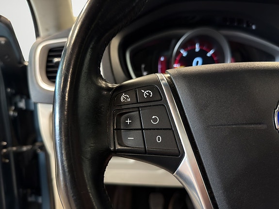 Volvo V40 20 of 25