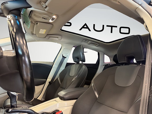 Volvo V40 14 of 25