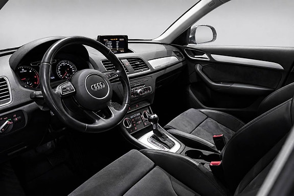Audi Q3 9 of 18
