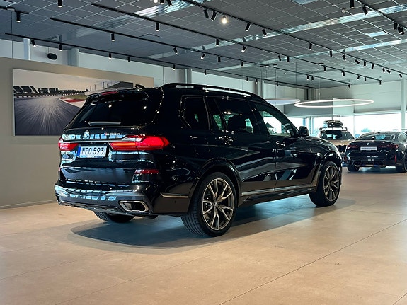 BMW X7 4 of 30