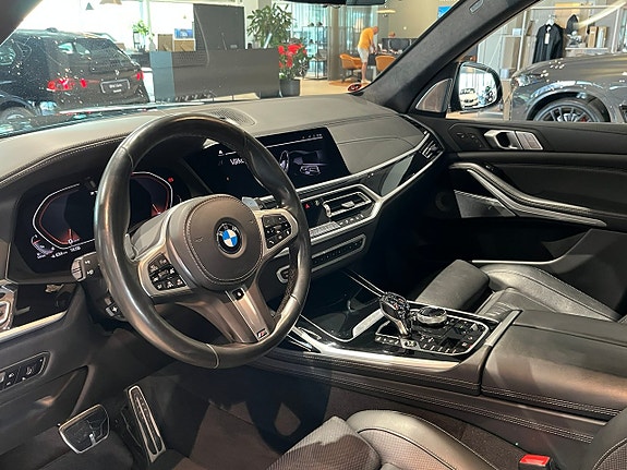 BMW X7 9 of 30