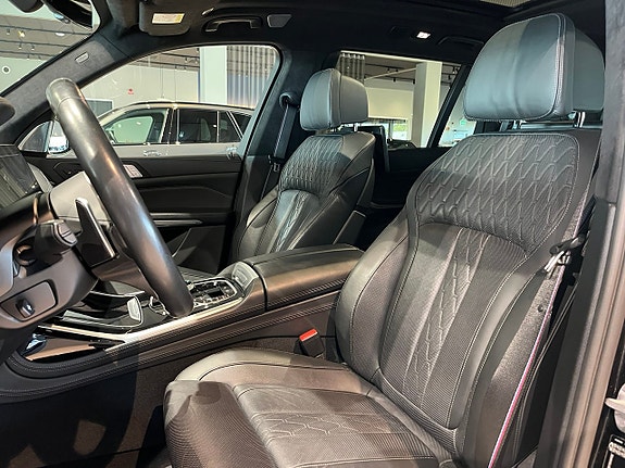 BMW X7 8 of 30