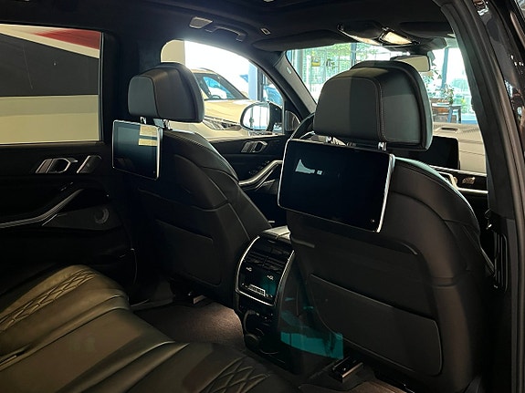 BMW X7 23 of 30