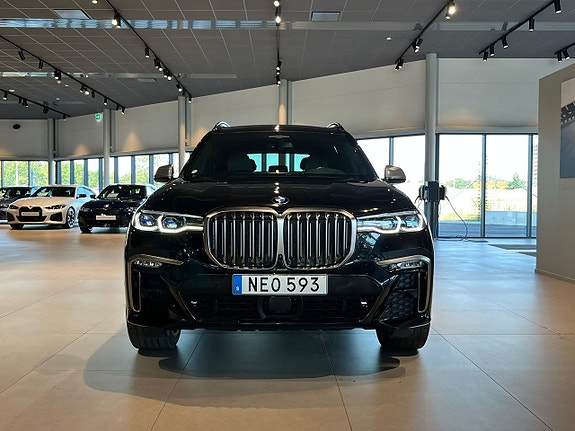 BMW X7 2 of 30