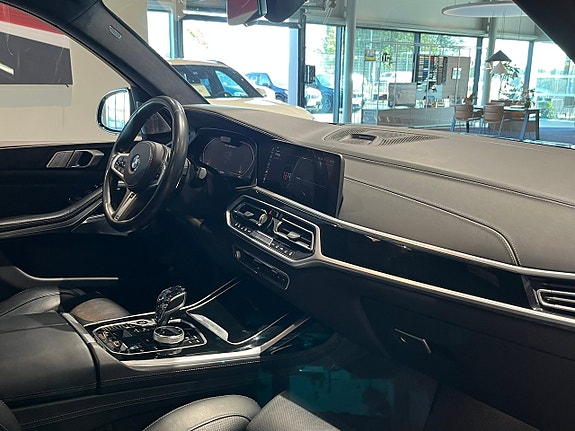 BMW X7 21 of 30